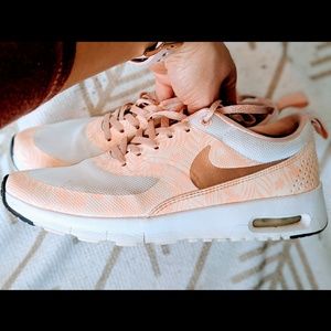 Nike Thea AirMax Youth size 5Y or Adult 5.5